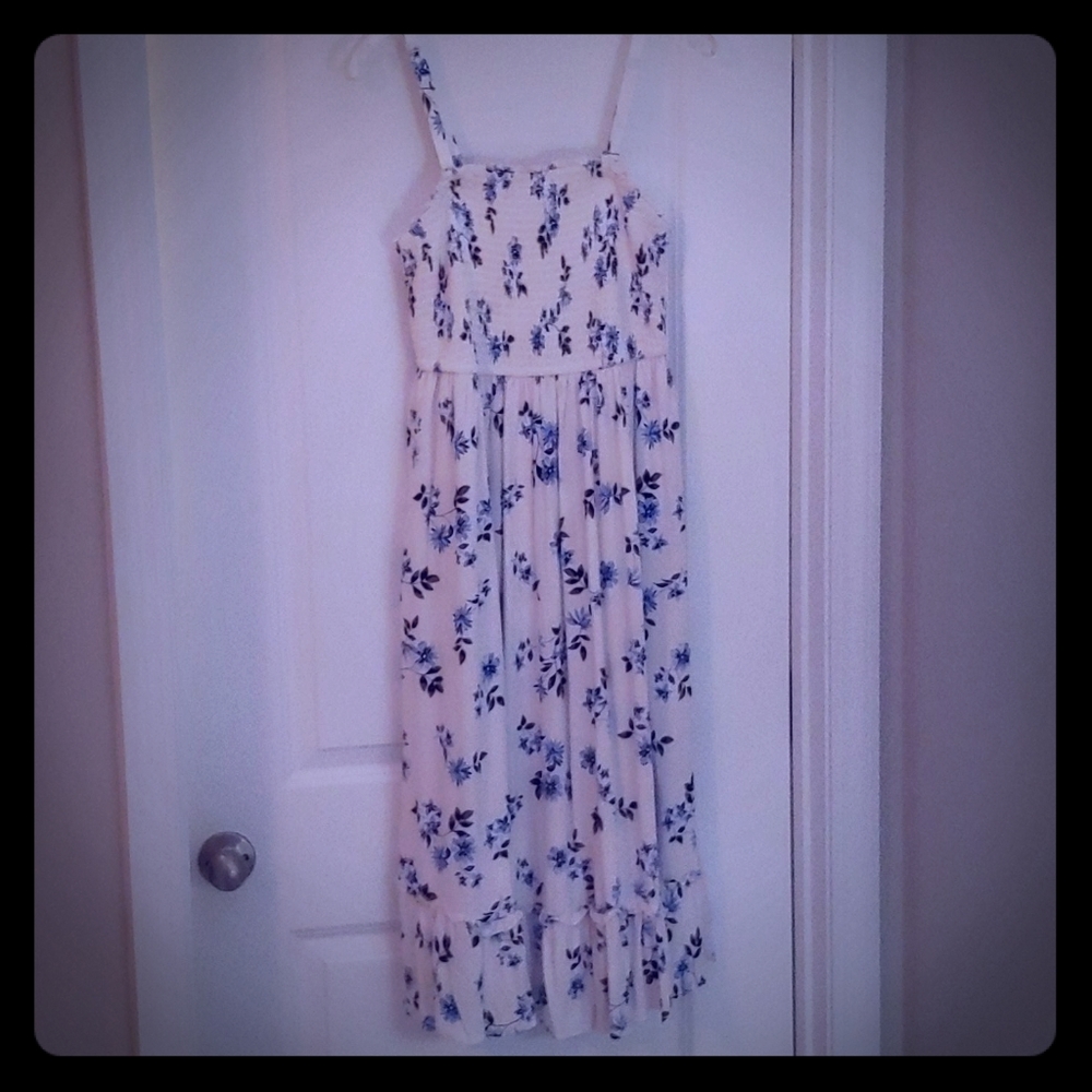 Torrid White / Blue Floral Maxi Sz 1